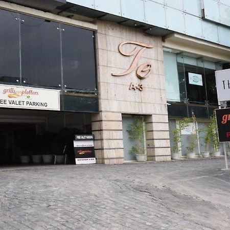 The Madison Hotel Ню Делхи Екстериор снимка