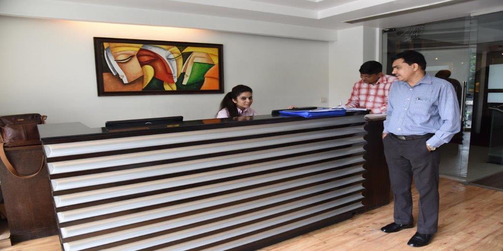 The Madison Hotel Ню Делхи Екстериор снимка