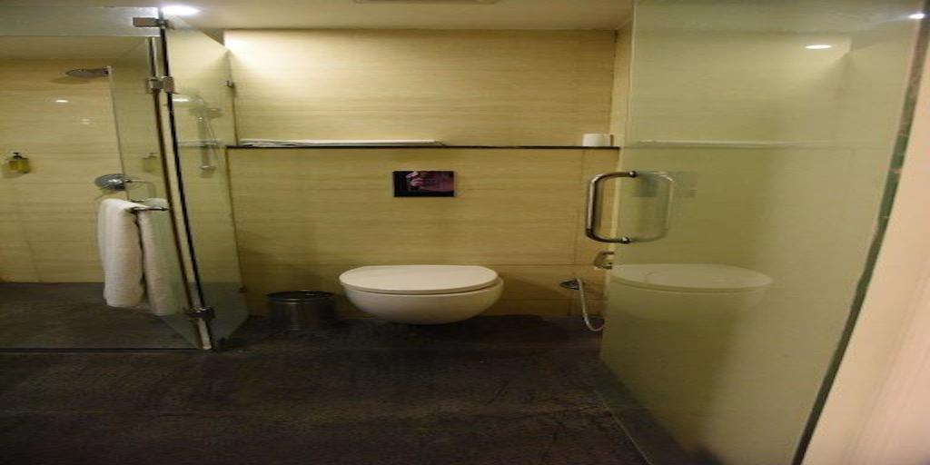 The Madison Hotel Ню Делхи Екстериор снимка