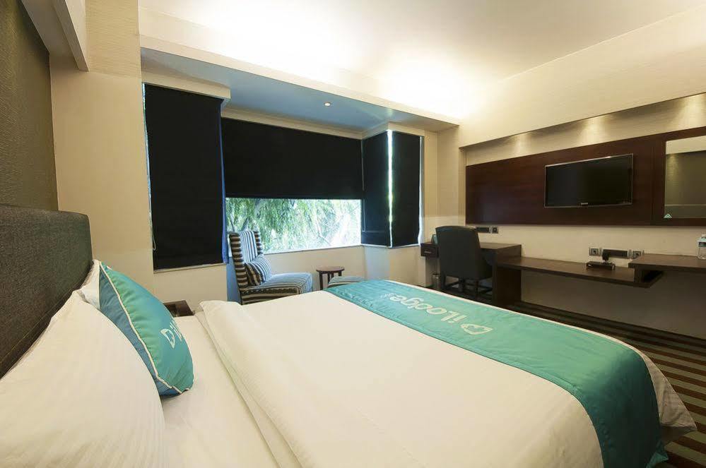 The Madison Hotel Ню Делхи Екстериор снимка