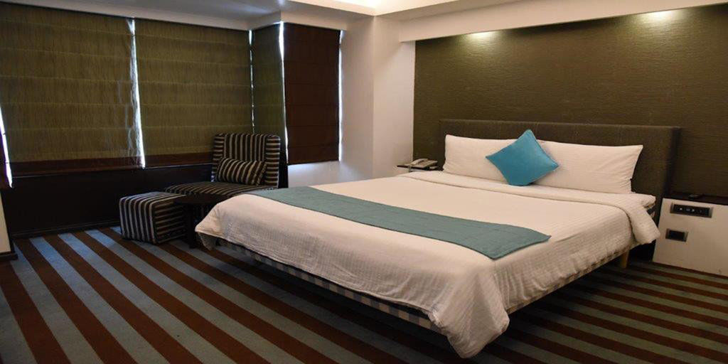 The Madison Hotel Ню Делхи Екстериор снимка