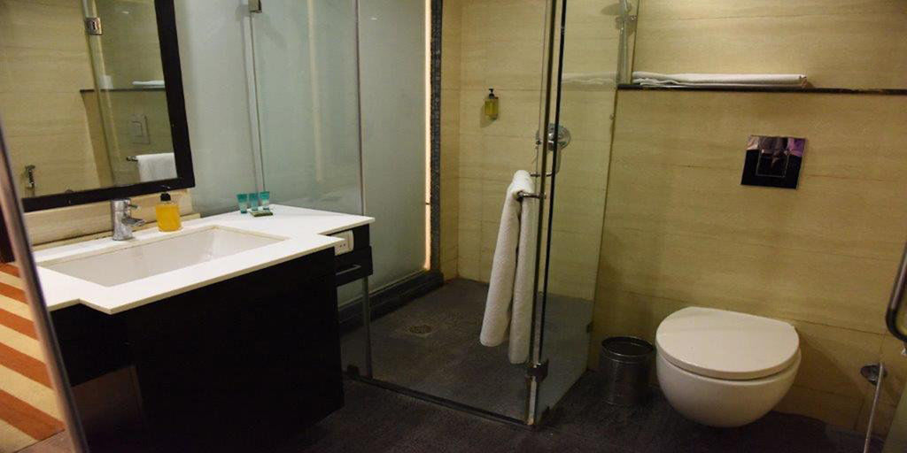 The Madison Hotel Ню Делхи Екстериор снимка